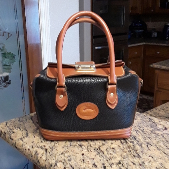 Dooney & Bourke Handbags - Dooney Bourke vintage handbag